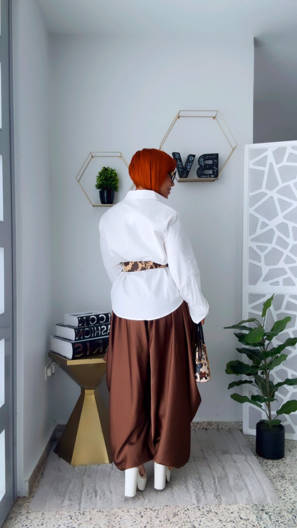 Blusa Blanca en Botones Asimetrica (Incluye Correa)